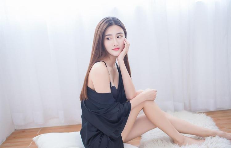 丰满的人妻表演艺术
